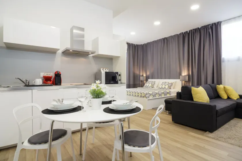 Aspalathos center⭐⭐⭐⭐stars Studio apartment, Close To All Tourist Attractions - Image 1