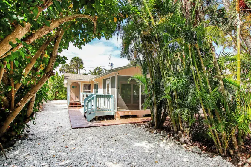 Captiva Cutie - Image 1