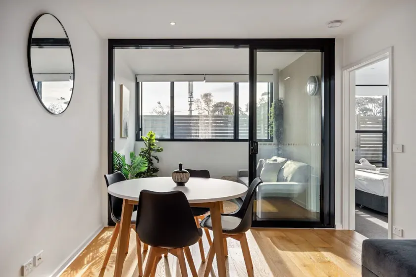 Wattle Beachside Apartment - Image 1