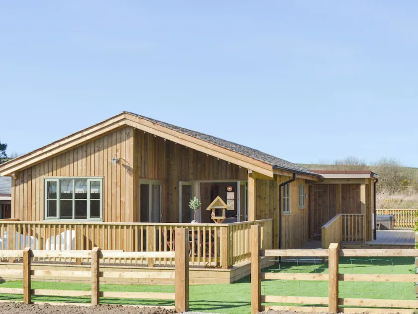 Hen Harrier Lodge-Uc3979 - Image 1