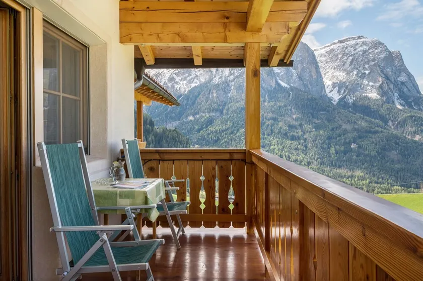 Appartamento 'Ronsolhof Hauenstein' con vista sulle montagne, giardino in comune e Wi-Fi - Image 1