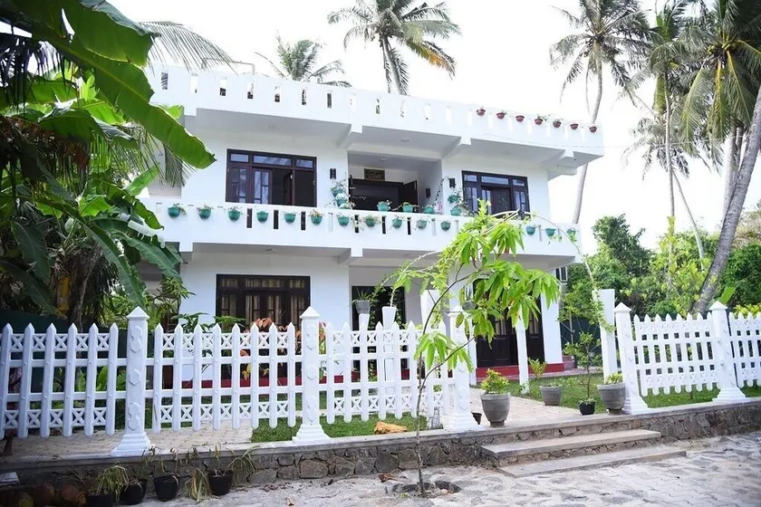 i give you my villa as a privet villa for your group only on this villa - Image 1