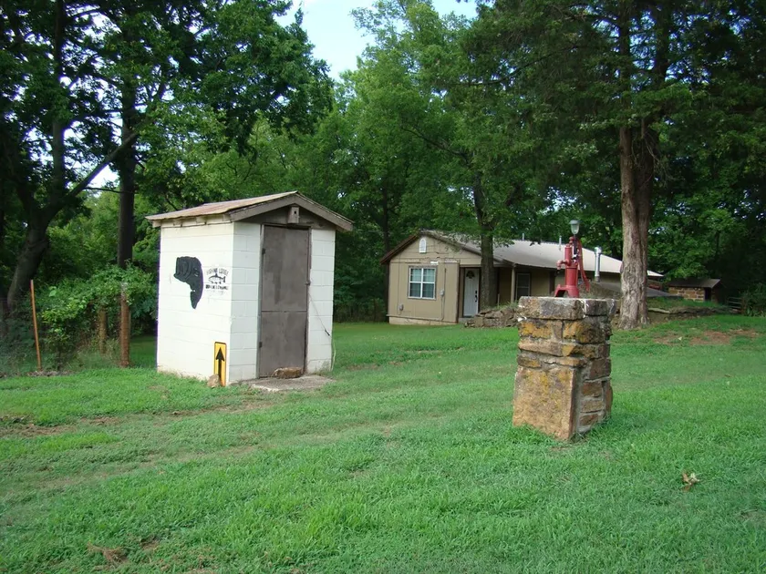 Ft Gibson Lake OK near Sequoyah State Park - Image 1