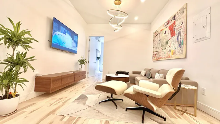 Lovely stylish suite in a historical Brooklyn area - Image 1