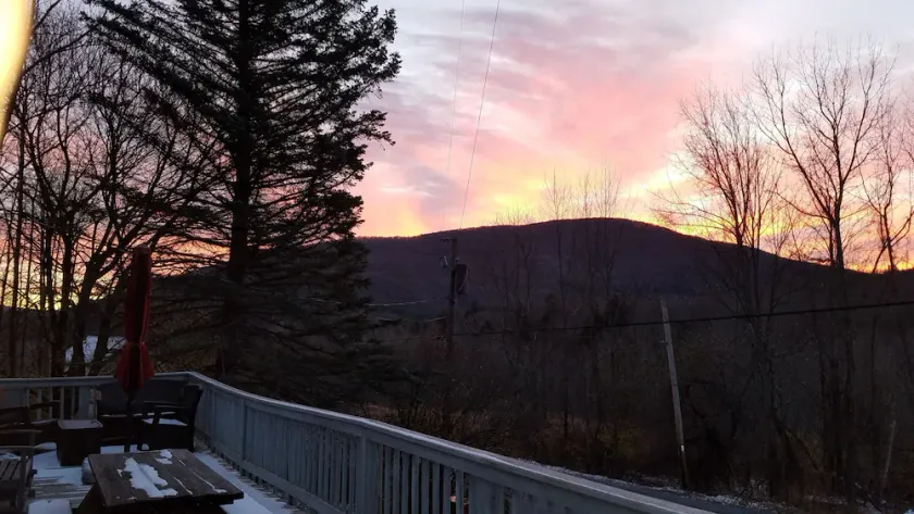 Catskill Mountain Retreat --- Fantastisk beliggenhed, meget privat, Hugh Deck, boblebad - Image 1