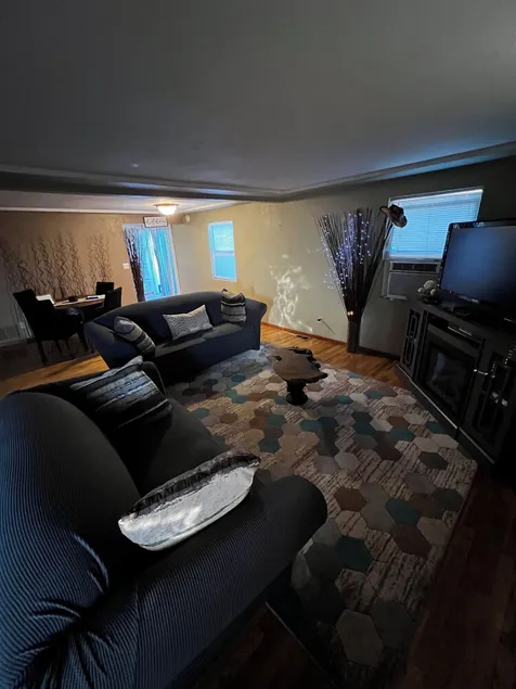 GONGAGA 3 BEDROOM GEM ⭐️ Townhouse Rancher Memory Foam 🛏’s ⭐️ Close to Amenities - Image 1