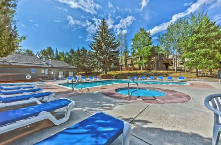 Maison avec piscine, jacuzzi et barbecue | Vue montagne - Image 1