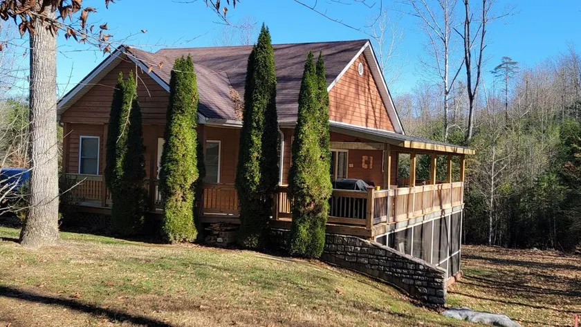 Private home w/Hot tub & pool. In a gated resort community with a boat ramp. - Image 1