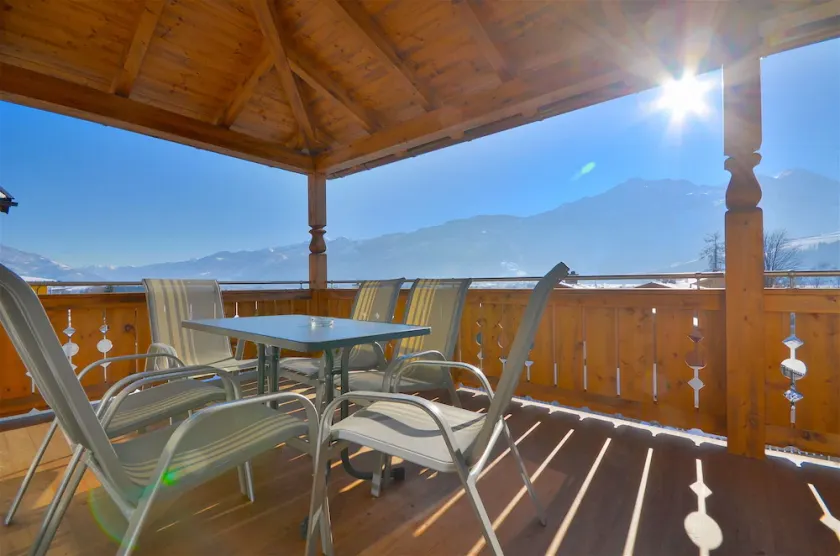 Modern apartment, private sauna, spectacular views, 5 min to ski lifts - Image 1