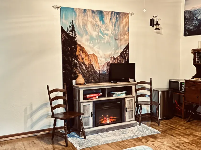 Cozy, Clean, and Private. Close to Yosemite - Image 1