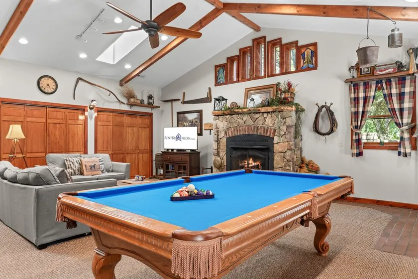 The Hiding Place - All-One-Level Carriage House - Table de billard, bain à remous - Image 1