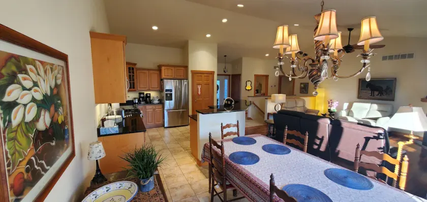 Exceptional Comfort Quiet Clean 4 Bed 3 Bath next to woods - 21 min to Madison - Image 1