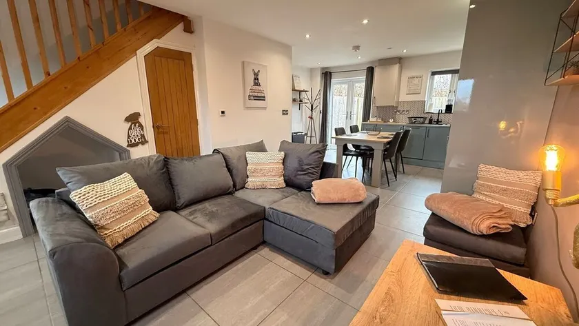 Hawthorn Cottage - Image 1