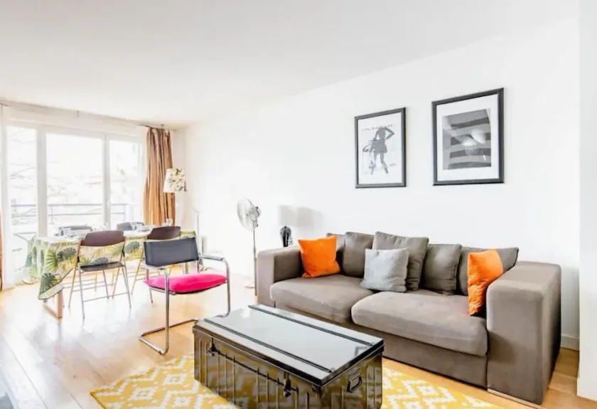 Magnificent, bright, modern and very quiet apartment with terrace. - Image 1