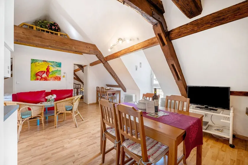 Apartment 'Schwalbennest Auf Dem Weingut' with Shared Terrace, Shared Garden and Wi-Fi - Image 1