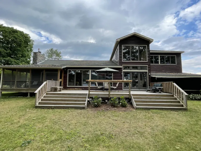 Right on the Water, Spectacular Lakefront Home with Private Dock-Boat & Swim - Image 1