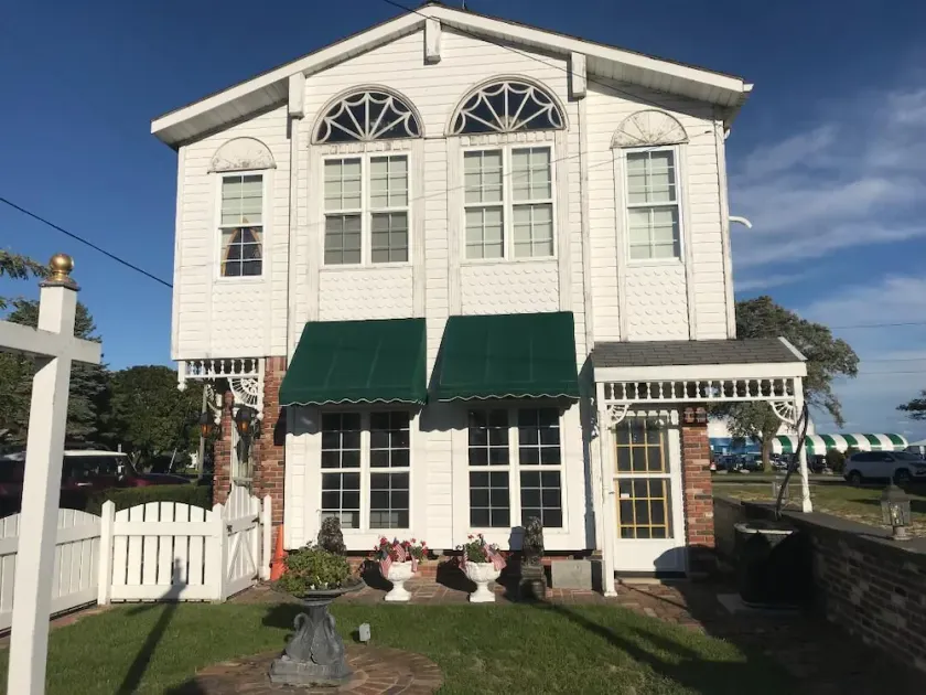 Tiffanys Premier Studio-ferielejlighed i centrum af Mackinaw City - Image 1