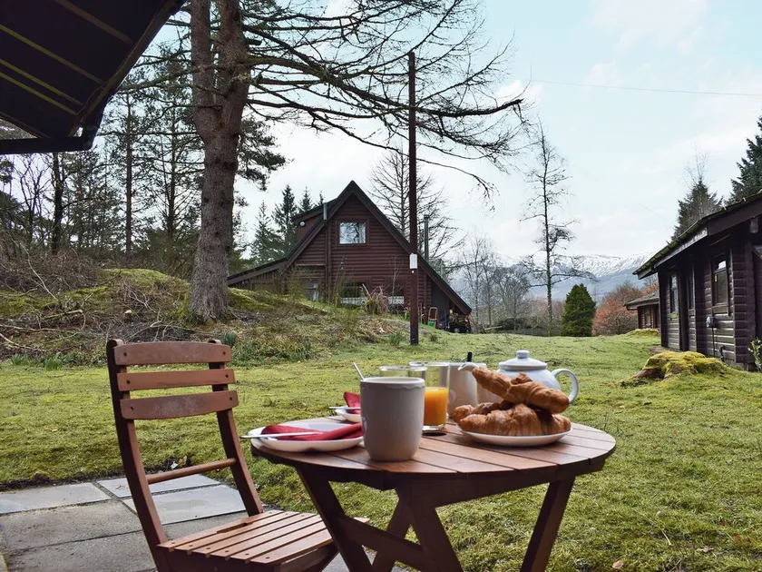 2 bedroom accommodation in Strathyre, near Callendar - Image 1
