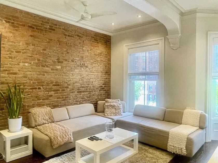 Vacker Boston Brownstone - Image 1