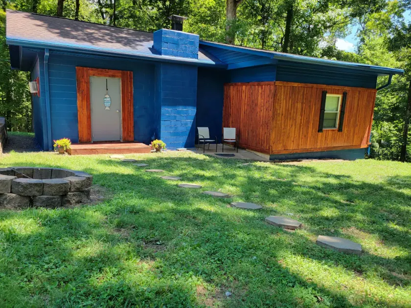 2 minutes from Jonathan's Creek boat ramp! Lake view.  Family vacation  - Image 1