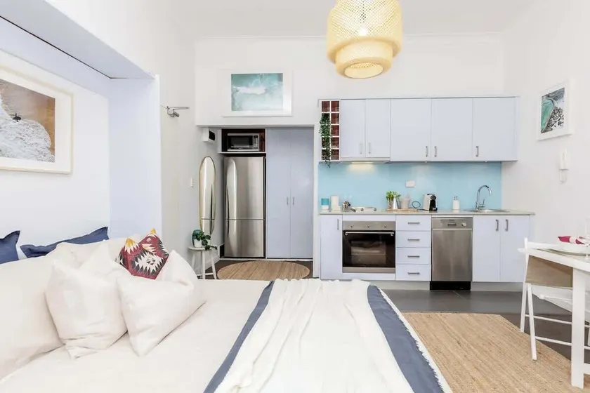 COZY BEACH FRONT STUDIO WITH AIRCON - Image 1