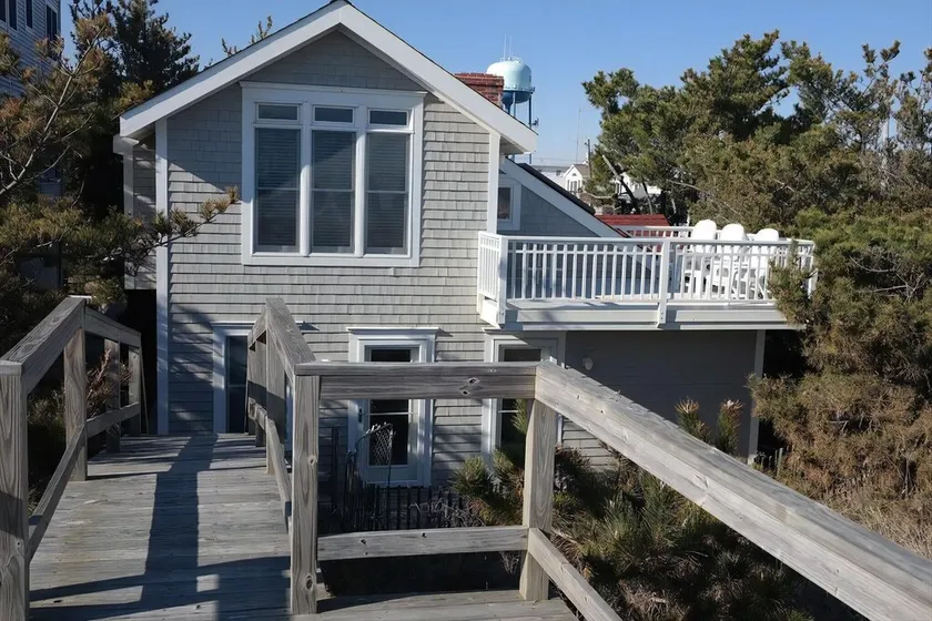 Quaint oceanfront house. Nantucket meets LBI - Image 1