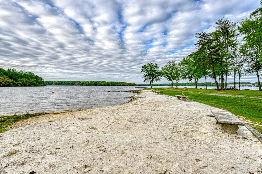 Lake Bliss - Image 1