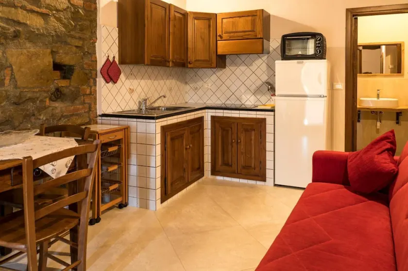 Pietre Wohnung mit Schlafzimmer mit Doppelbett und Wohnzimmer mit Schlafcouch - Image 1