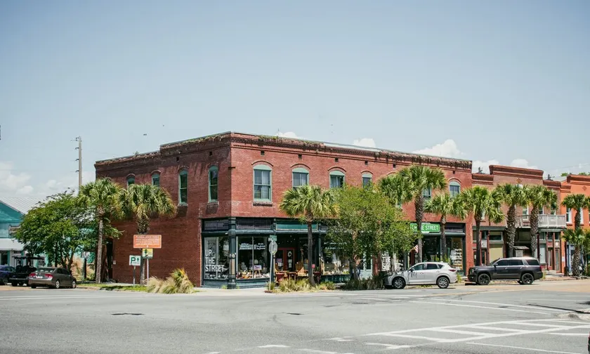 29 Avenue E, Apalachicola, FL 32320 - Image 1