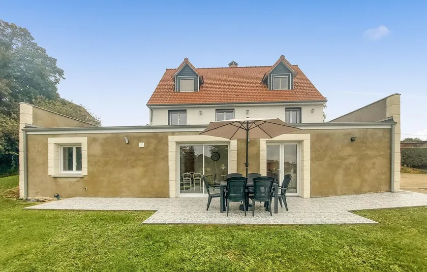 2 Bedroom Gorgeous Home In Carly - Image 1