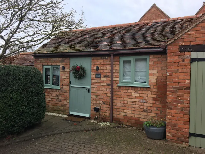 Country Studio with Kitchen - Image 1