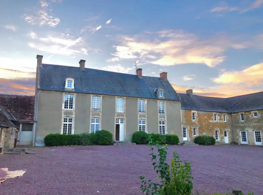 Grande propriété de 800m2 couchages jusqu’à 42, pour séminaires, célébrations… - Image 1
