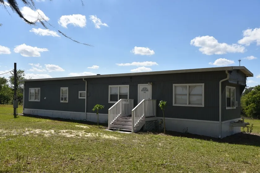 Cozy Mobile Home - Image 1