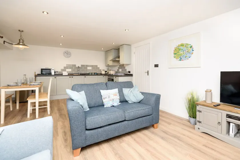 Delightful town centre apartment for four. - Image 1