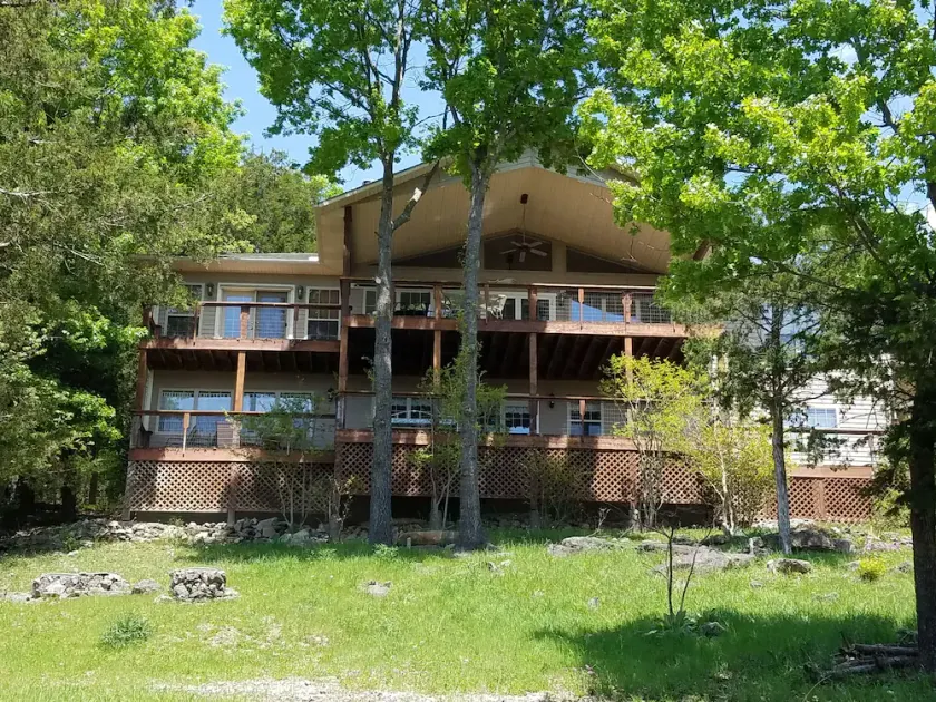 Fox Den- MAGNIFICENT Lake View! 5 minute walk or drive to shoreline! - Image 1
