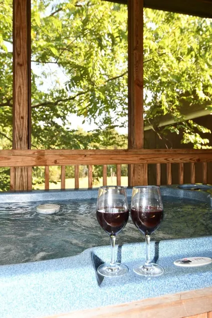 Whispering Hills - Couples Getaway - Image 1