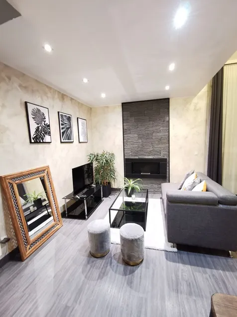 Duplex familial proche de Disney - Image 1