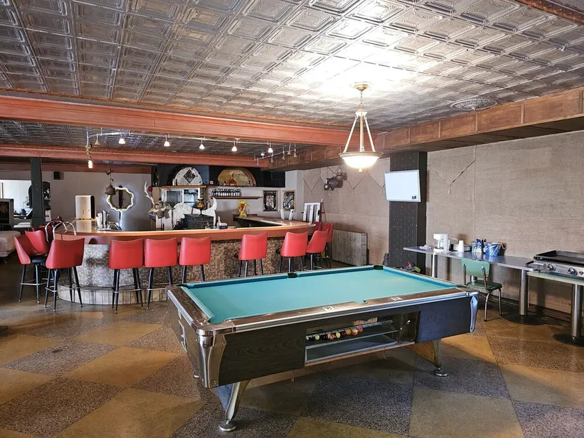 X-Lg Man Cave...  The gang/ continue the party after @ AAOA Park!! 8 min away!! - Image 1