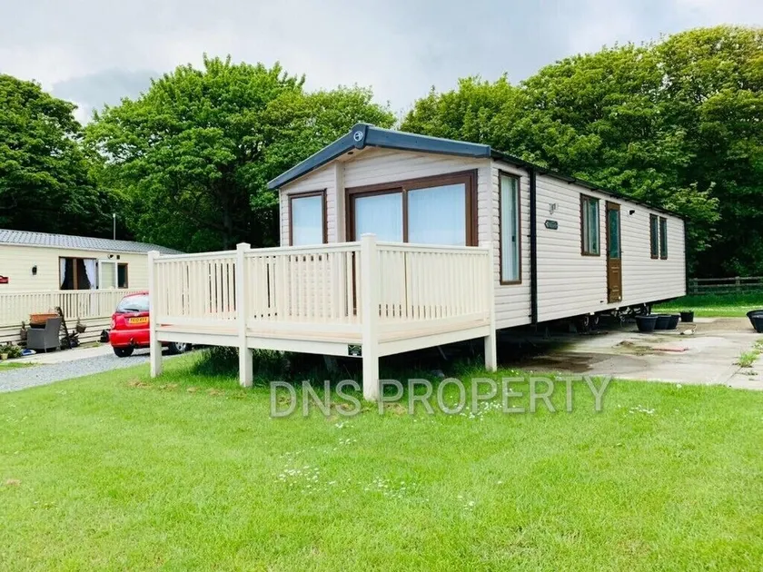 Caravan - Sleeps 6 - Near The Deep & Old Town - Image 1