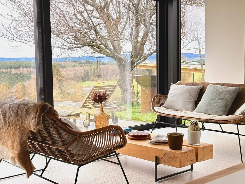 Luxury Villa with Garden & Zipline - Image 1