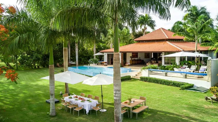 Villa located on the famous Teeth of the Dog Golf Course. - Image 1