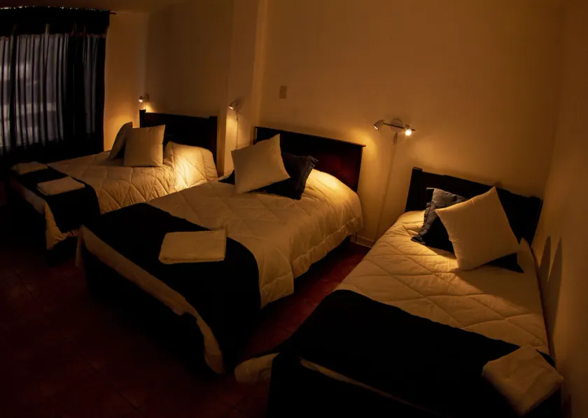 16 fully furnished comfortable rooms in the best area north of Quito. - Image 1
