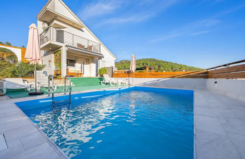 Beautiful home in Bilice - Image 1