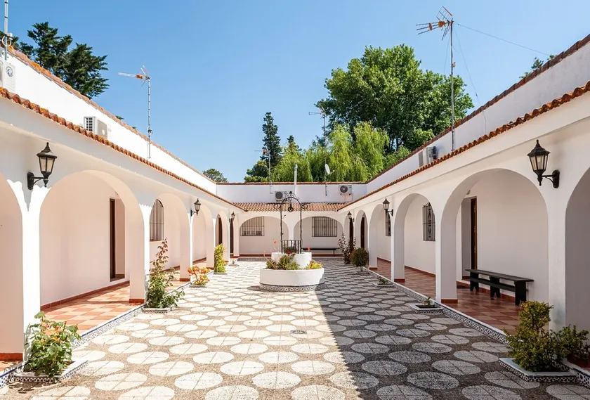 Air-Conditioned Apartment On the Beach Close to City Centre with Large Terrace - Image 1