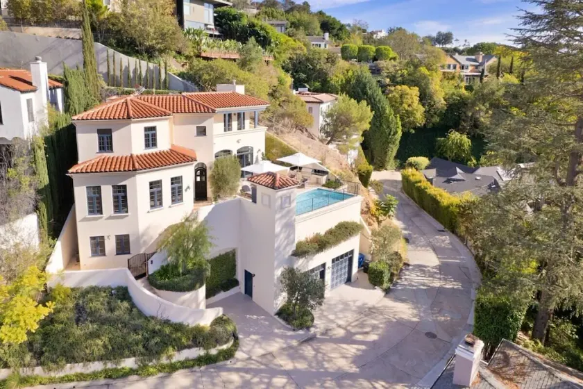 Chateau Beverly Hills by Stay Awhile Villas - Image 1