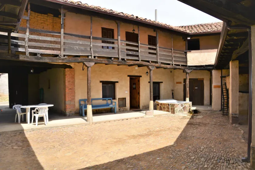 Casa Abuela Tina, geräumig mit gepflasterter Terrasse, Quellwasserquelle - Image 1