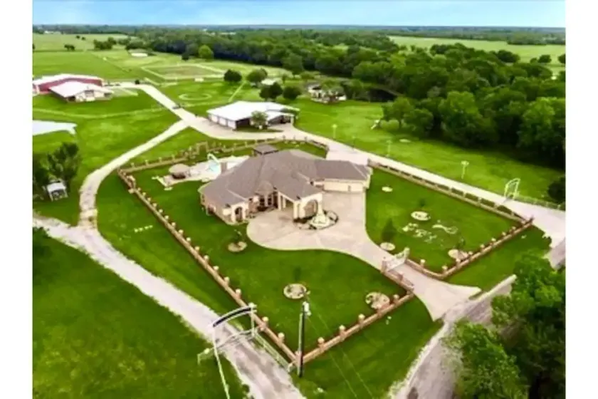 Country Side Spacious ranch home - Image 1
