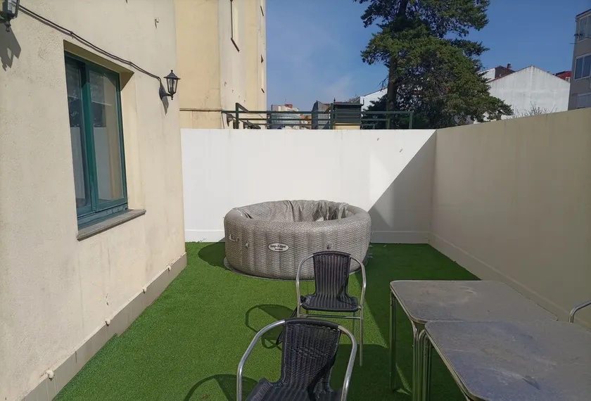 Piso con Terraza ,garaje y a 2 min de la Playa - Image 1