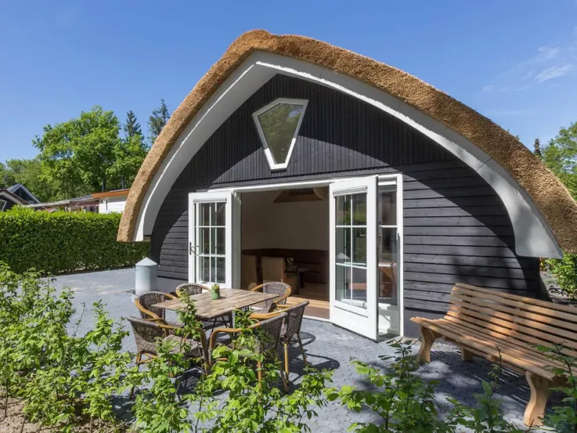 Beautiful house with sandy beach, near Giethoorn - Image 1