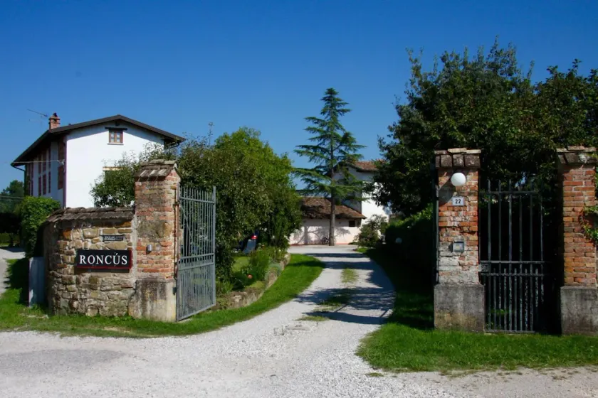 Casa Griunit - Image 1
